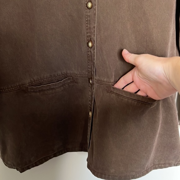 L.L. Bean Brown Button Down Long Sleeve Shirt Size Medium Petite - Picture 3 of 9